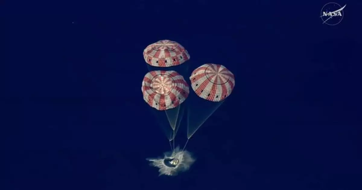 美國阿提米絲二號完成任務 成功於加州海域濺落