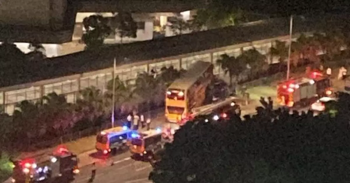 東涌城巴司機駕駛途中突暈倒 失控剷行人路撞牆送院後不治