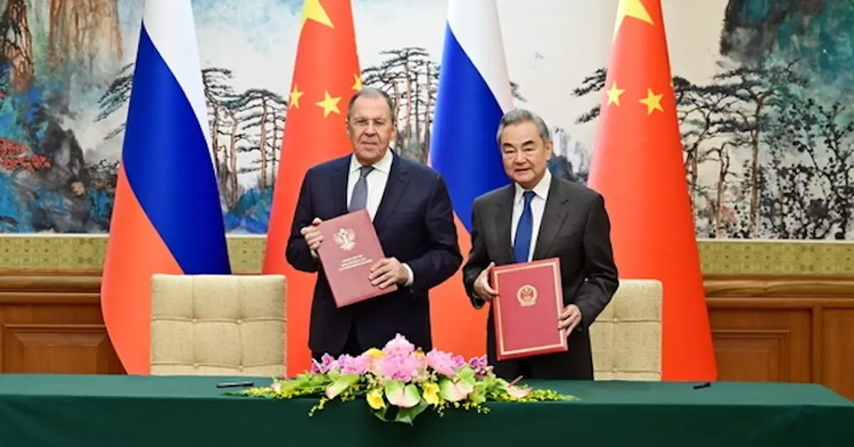 王毅晤拉夫羅夫 指中俄兩國合作「千磨萬擊還堅勁」