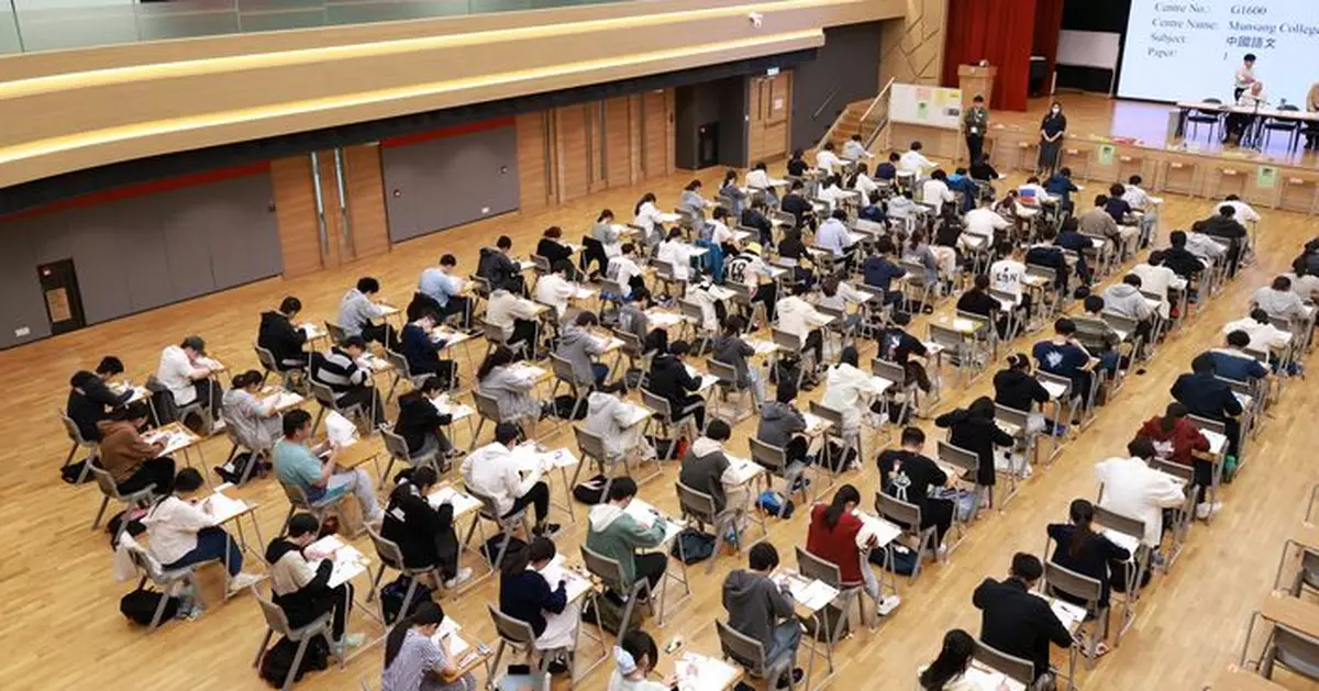 DSE數學卷驚現考場搶筆風波 網民爆料：涉事考生成績已被取消