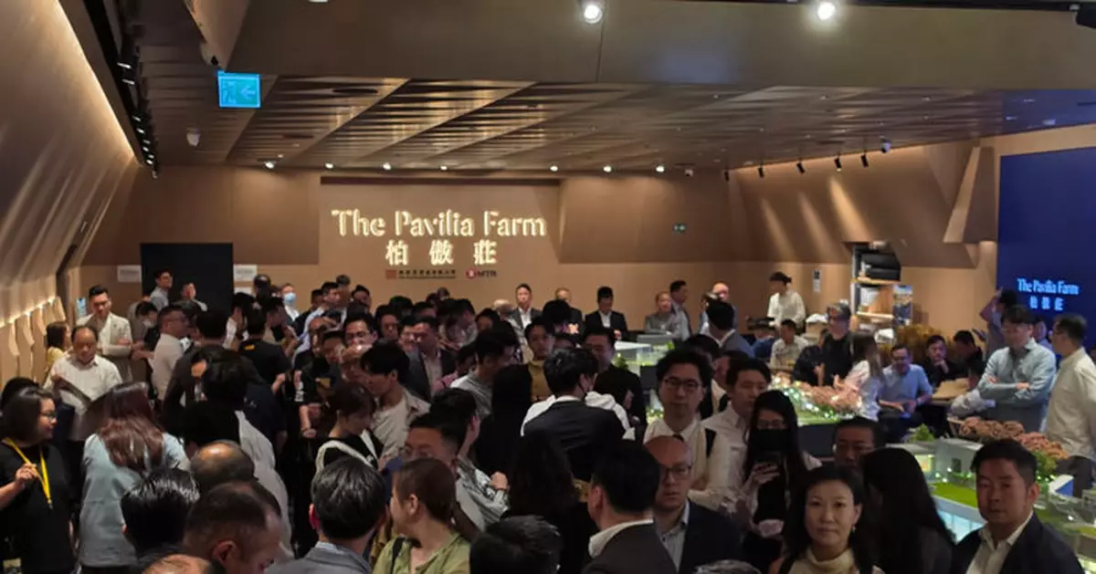 新世界柏傲莊III單日售出逾50伙 套現逾12.8億