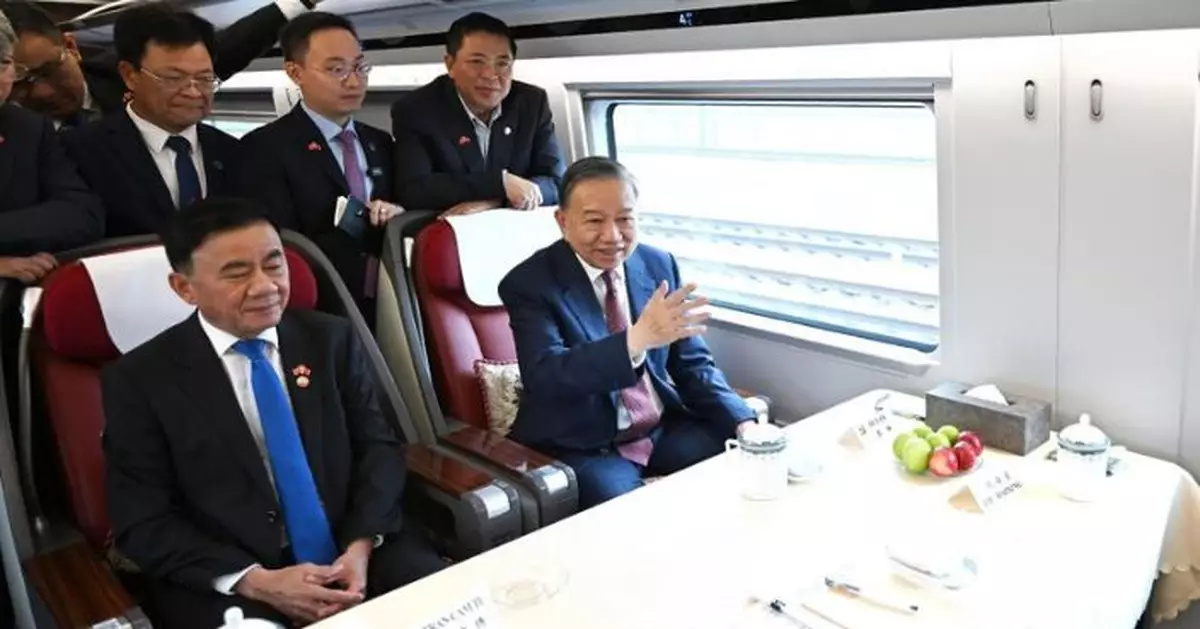 蘇林坐高鐵離京轉往廣西參訪 讚賞中國高鐵網絡發展