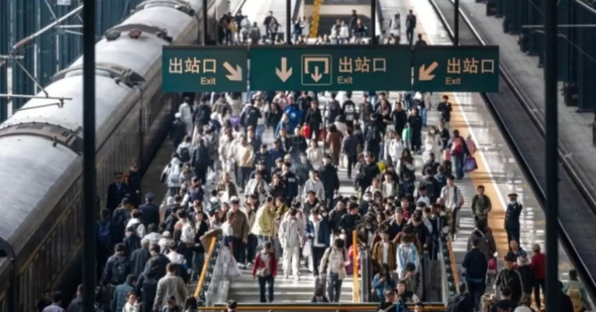 五一假期火車票開售 京港京廣等長途幹線車票緊張 預計發送2260萬人次