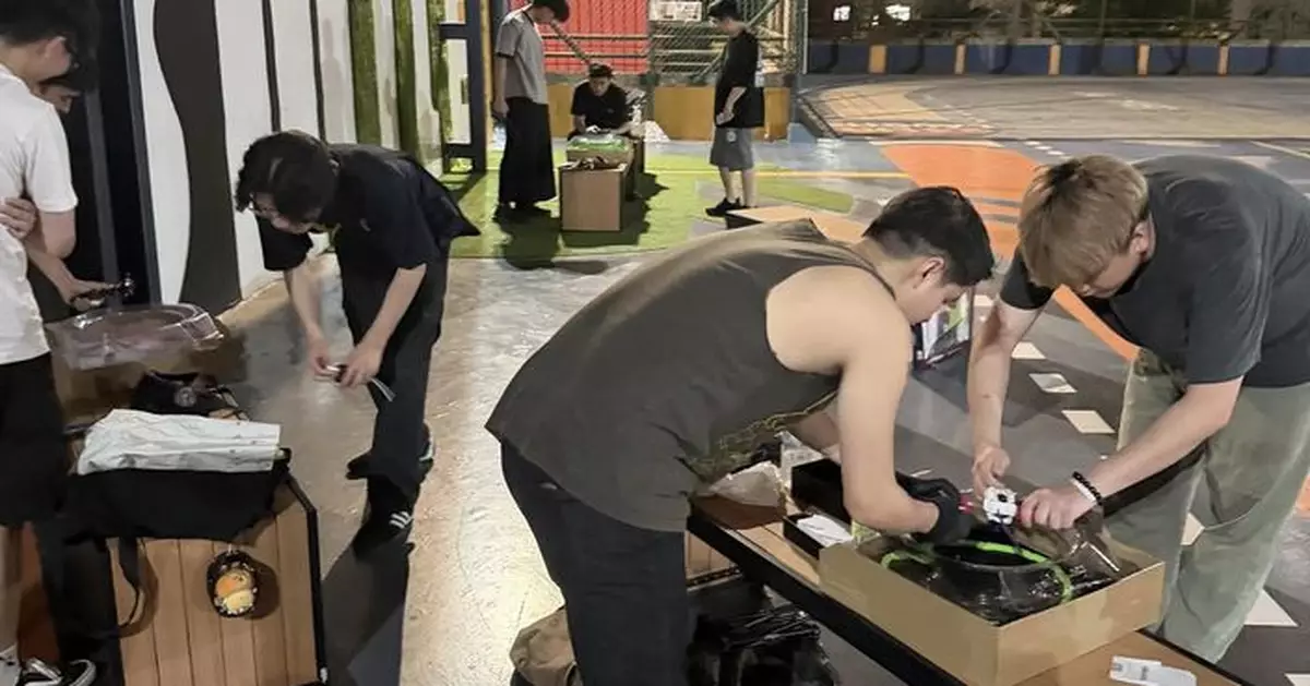 屯門啟德天水圍深夜現「爆旋陀螺」決戰擂枱 重燃90後童年熱血魂