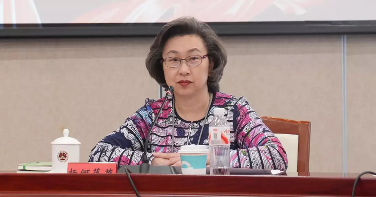 政府常秘及部門首長北京完成研修課程 楊何蓓茵：編制香港五年規劃時考慮更全面