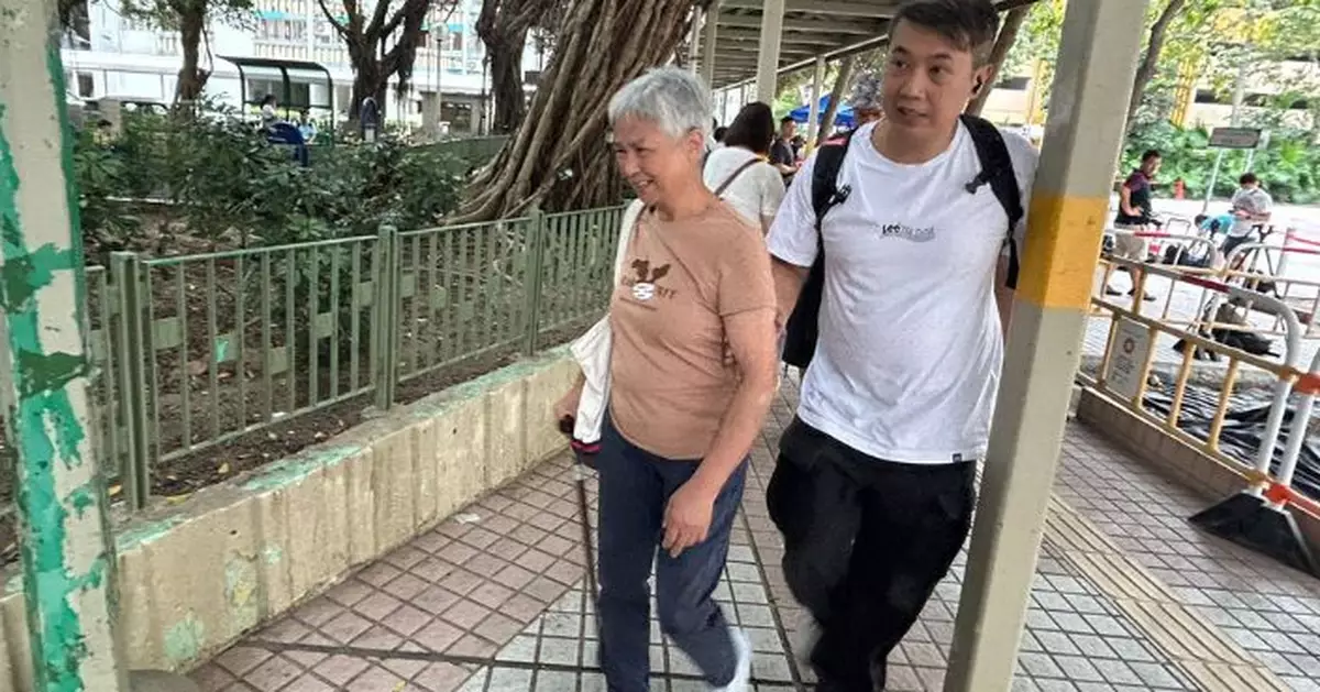 大埔火災｜宏昌閣住戶憶當日聞異味第一批落樓 重返舊地遇鄰居感開心