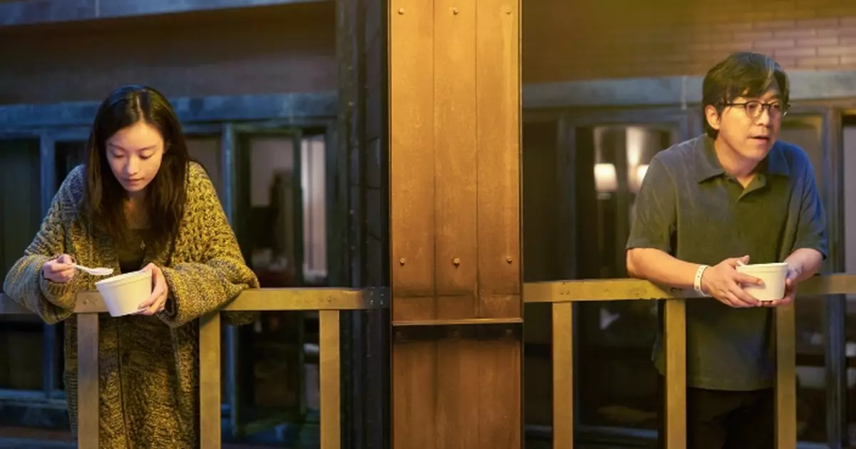 《一個男人和一個女人》黃渤倪妮銀幕驚喜首搭 港版海報氛圍感十足引發觀眾期待