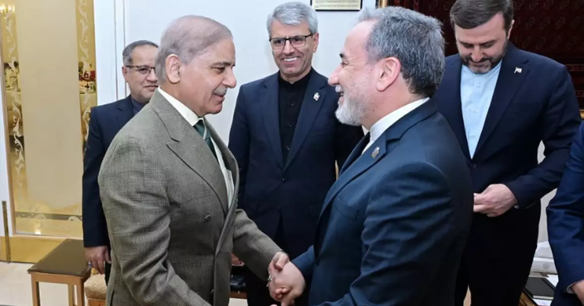 中東局勢｜訪巴基斯坦晤總理夏巴茲 伊朗外長阿拉格齊據報已離開當地