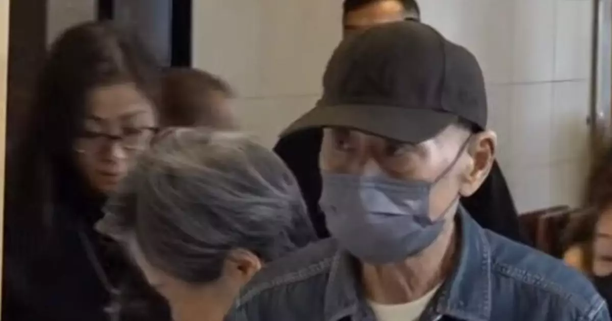 施明喪禮李家鼎哀傷過度需親友攙扶 李泳漢捧遺照李泳豪伴隨在側