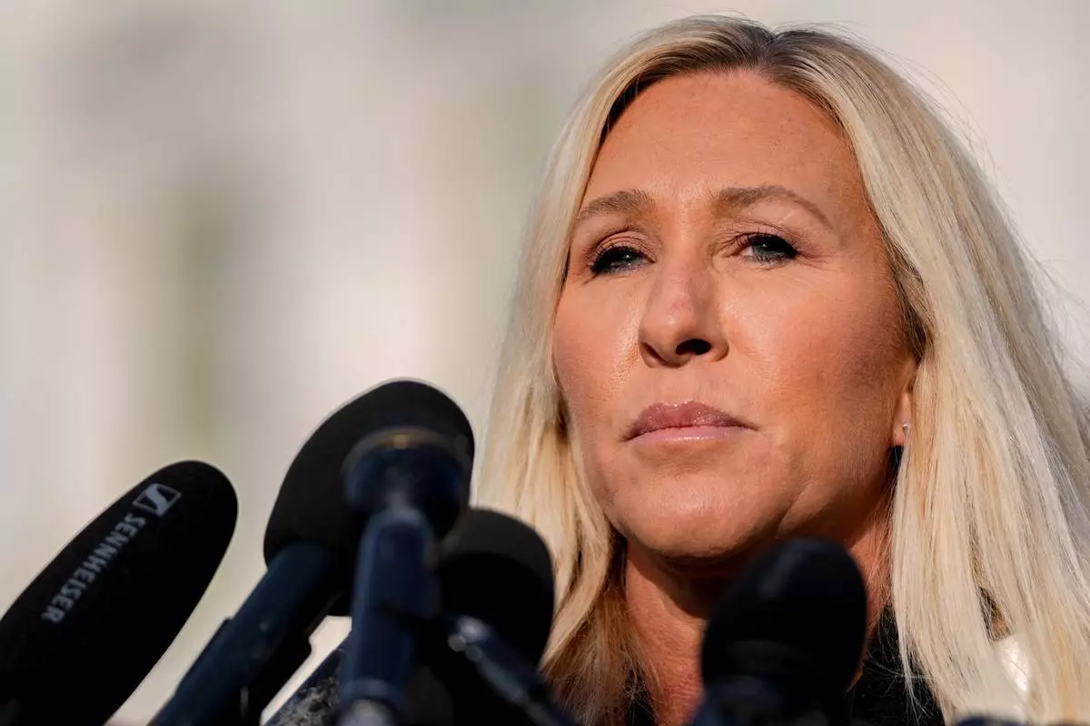 (美聯社圖片/Julia Demaree Nikhinson) 檔案照片：共和黨籍佐治亞州眾議員格林（Marjorie Taylor Greene）於2025年11月18日，在華盛頓美國國會大廈外，就愛潑斯坦檔案透明法案（Epstein Files Transparency Act）舉行記者會時發言。 AP圖片