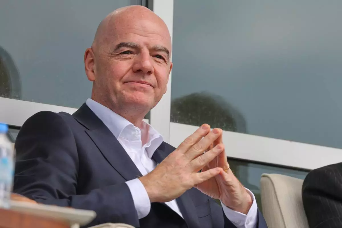 (資料圖片) 國際足協主席因凡蒂諾（Gianni Infantino）於2026年3月31日周二，在土耳其南部安塔利亞觀看伊朗對哥斯達黎加的國際友誼賽。(美聯社圖片/Riza Ozel) AP圖片