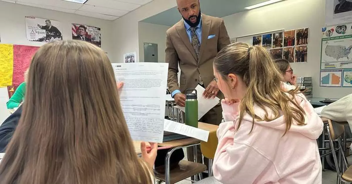 賓夕法尼亞州高中教師獲選全國年度教師 助學生發掘潛能貢獻社會