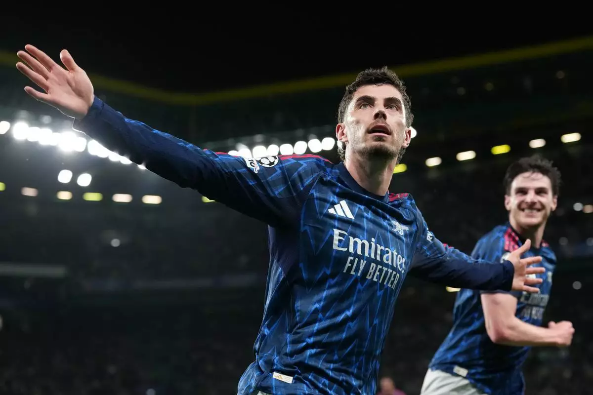 阿仙奴的夏維斯（Kai Havertz）在2026年4月7日於里斯本舉行的歐聯八強首回合賽事中，射入球隊首個入球後慶祝。(美聯社圖片/Armando Franca) AP圖片