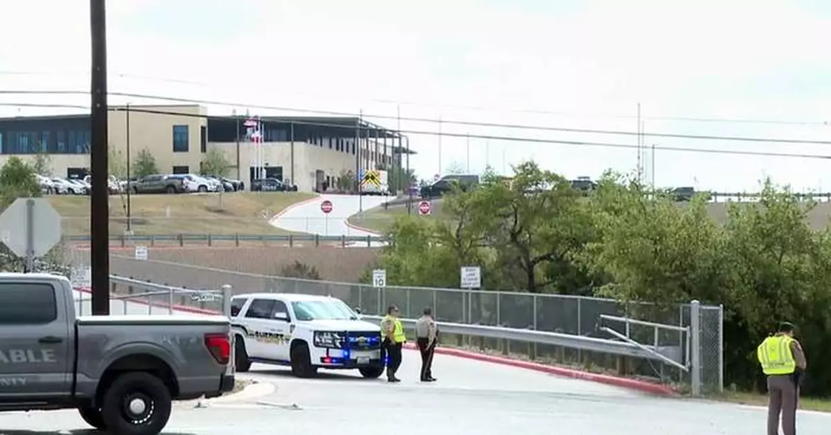 德州少年槍擊教師後自殺 當局指其學業疑有困難