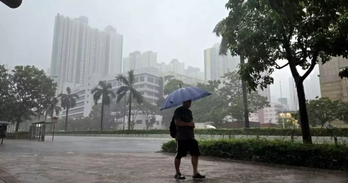 天氣 | 天文台 ： 強雷雨區東移  未來兩三小時驟雨增多