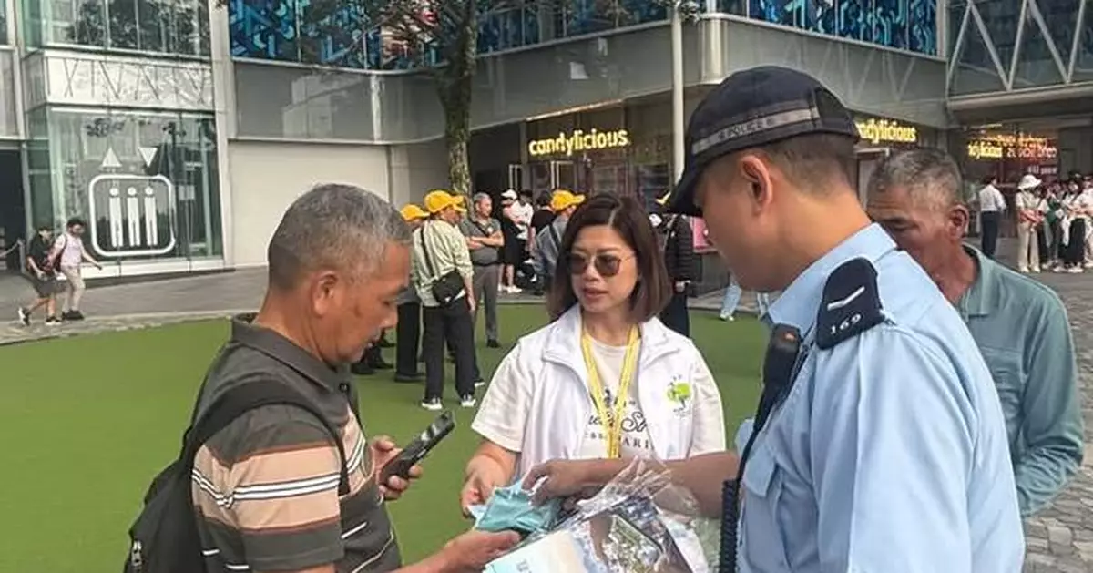 民航處聯同警方山頂宣傳小型無人機令 提醒限制飛行區規定 違例最高可判監2年罰款10萬