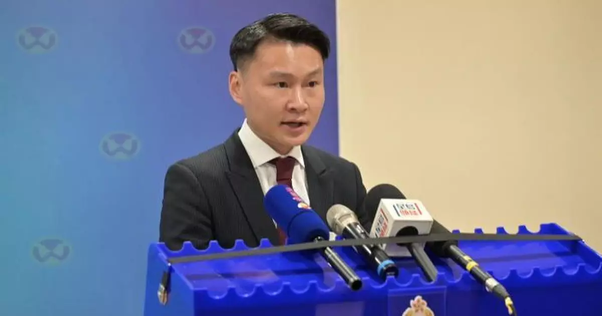 乘大維修假扮工人攀棚架連環爆竊荃灣兩單位 警拘一對內地男女涉款6000元