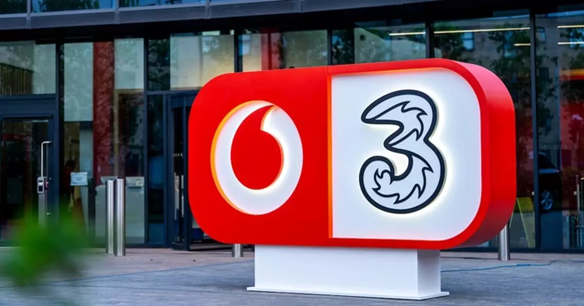 長江和記完成出售英國VodafoneThree 49%股權 套現約454.7億港元