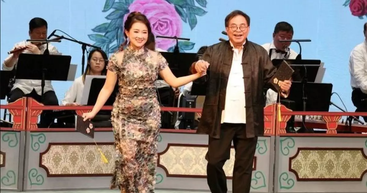 73歲盧偉國覓得「第二春」 10月迎娶「90後」粵劇演員余仲欣