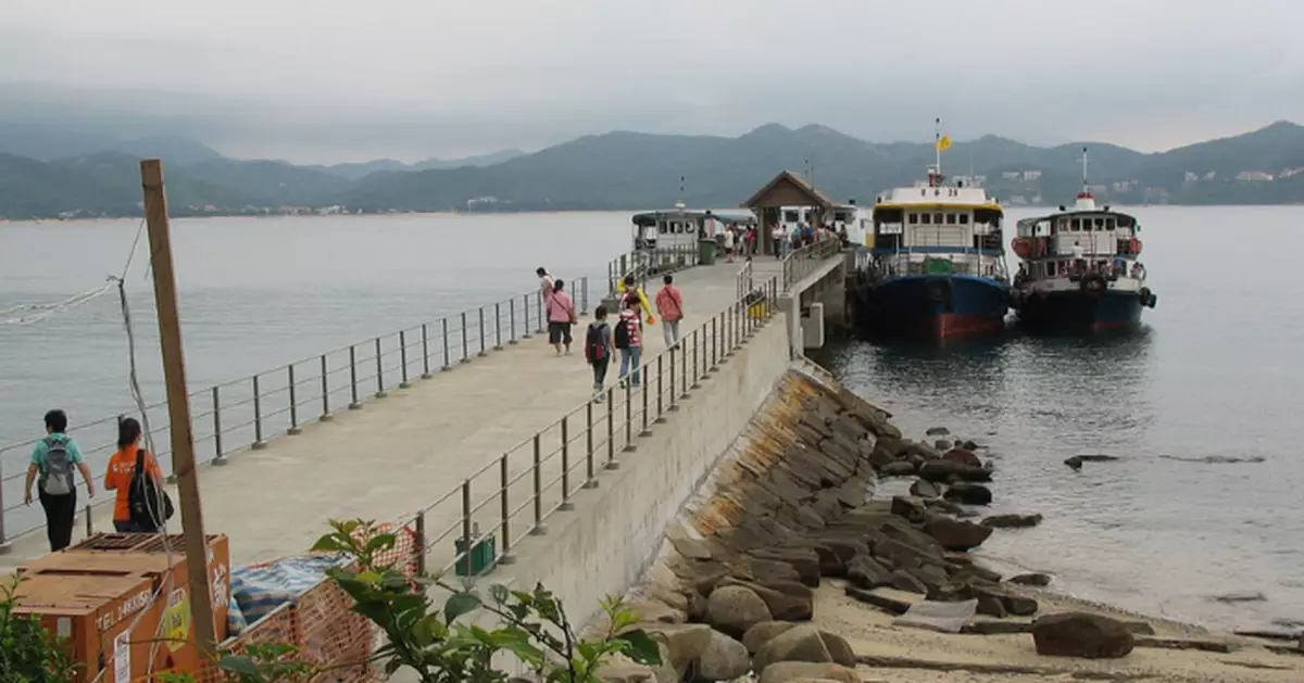 東龍洲男子墮海被兩釣魚客救起 送東區醫院治理