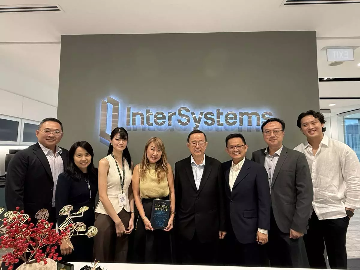 InterSystems與59stVentures在新加坡宣布合作後，雙方主要代表合照。 AP圖片
