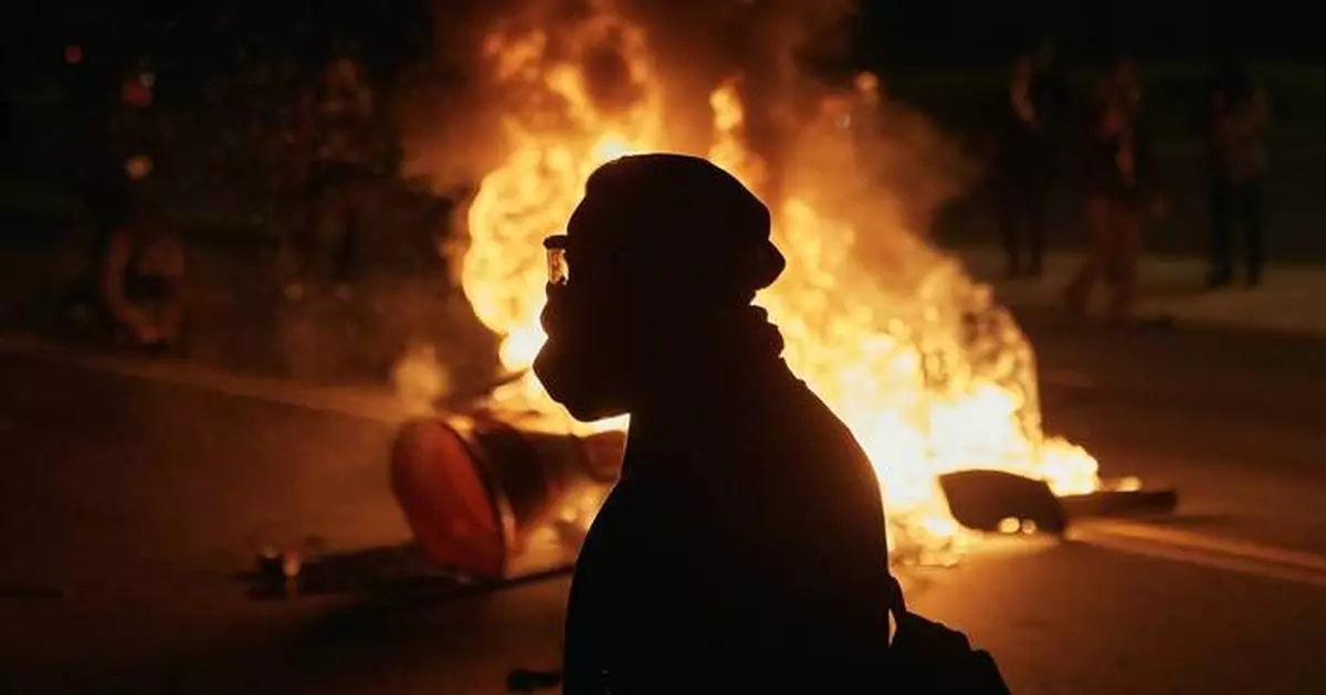美國新澤西紐瓦克移民拘留中心爆警民衝突 市長實施宵禁