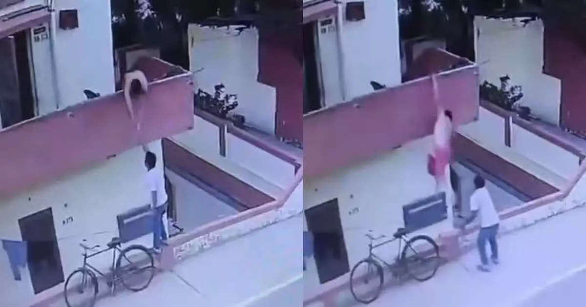 懶落樓買雪糕 印度男站2樓露台俯身接貨失重心墮下
