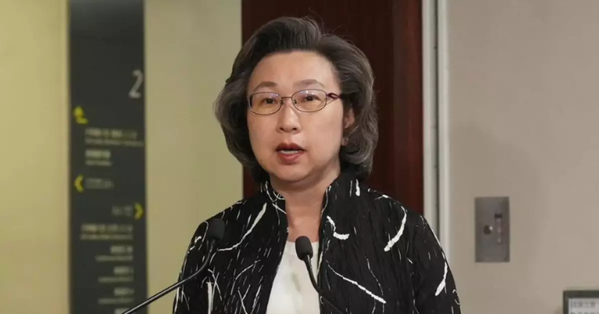 楊何蓓茵﹕「拉Curve」評核公務員表現 為避免出現過分寬鬆或嚴苛情況