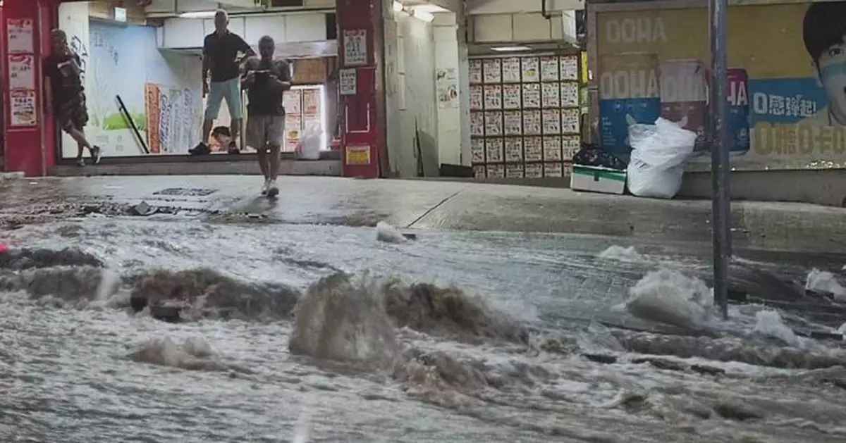 油塘高超道爆鹹水管 水務署搶修中 沖廁水不受影響