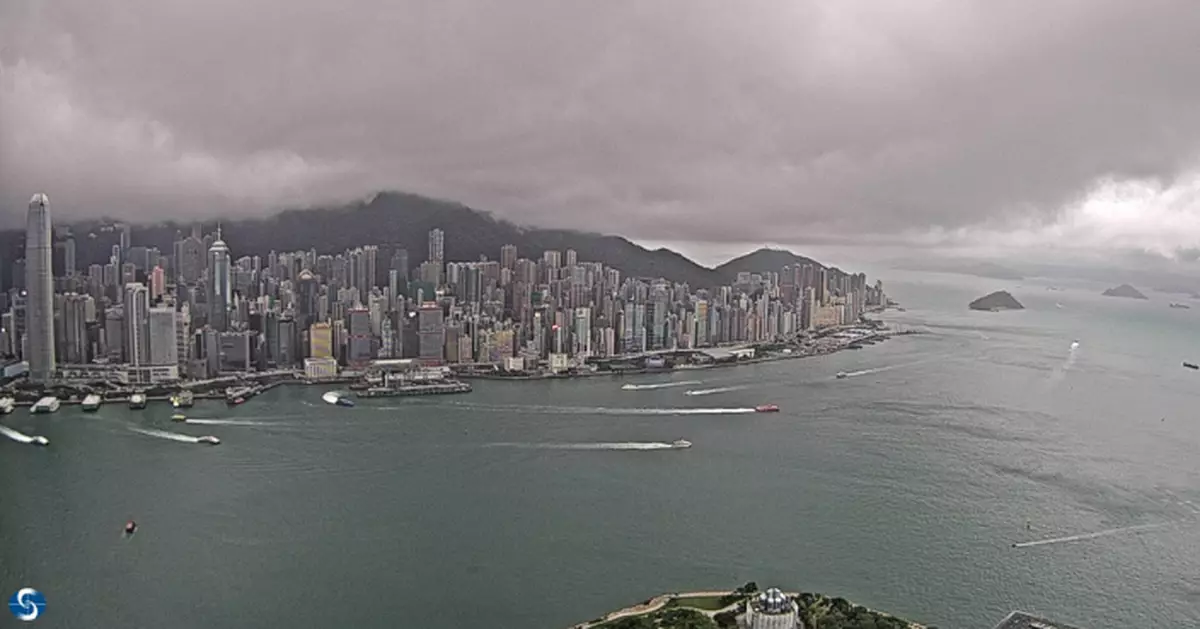 天氣｜天文台料晚上至明早雨勢頗大或現水浸  籲市民上班上學前留意天氣消息