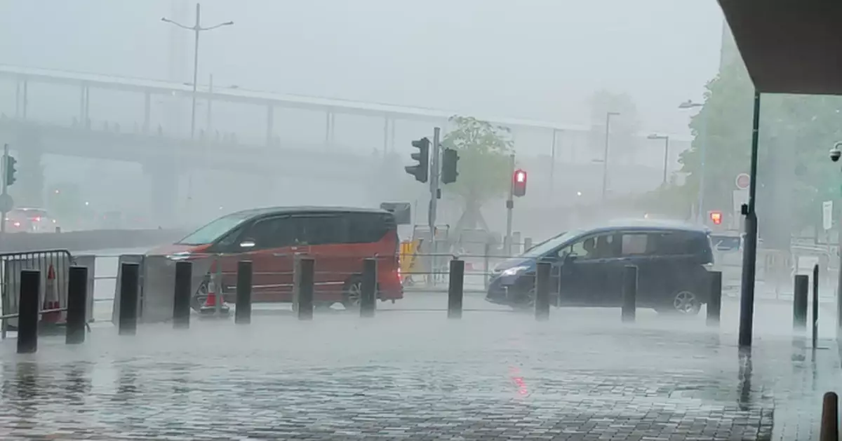 6小時內黑雨兩連發 1998年以來首次