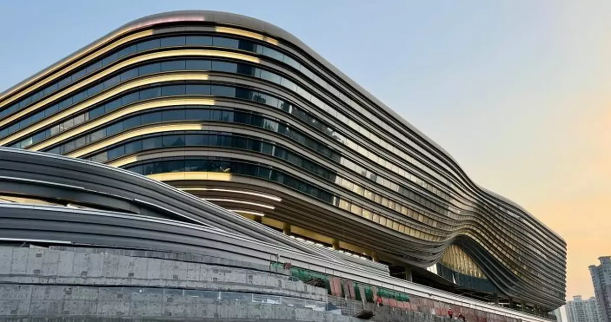 夏寶龍參觀新皇崗口岸　鄧炳強：人大常委會下周審議後 將向立法會提交相關《條例草案》