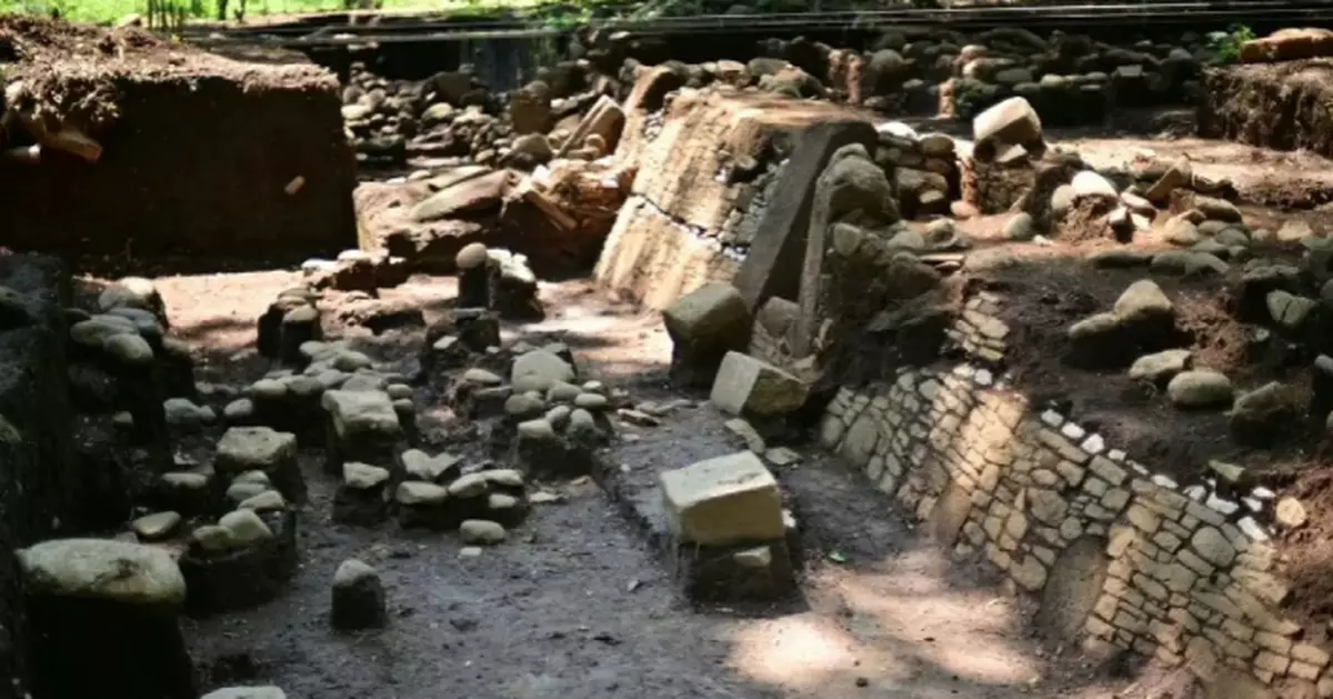 墨西哥古代遺址現神秘幾何牆飾 瑪雅人物浮雕暗示雨神祭祀