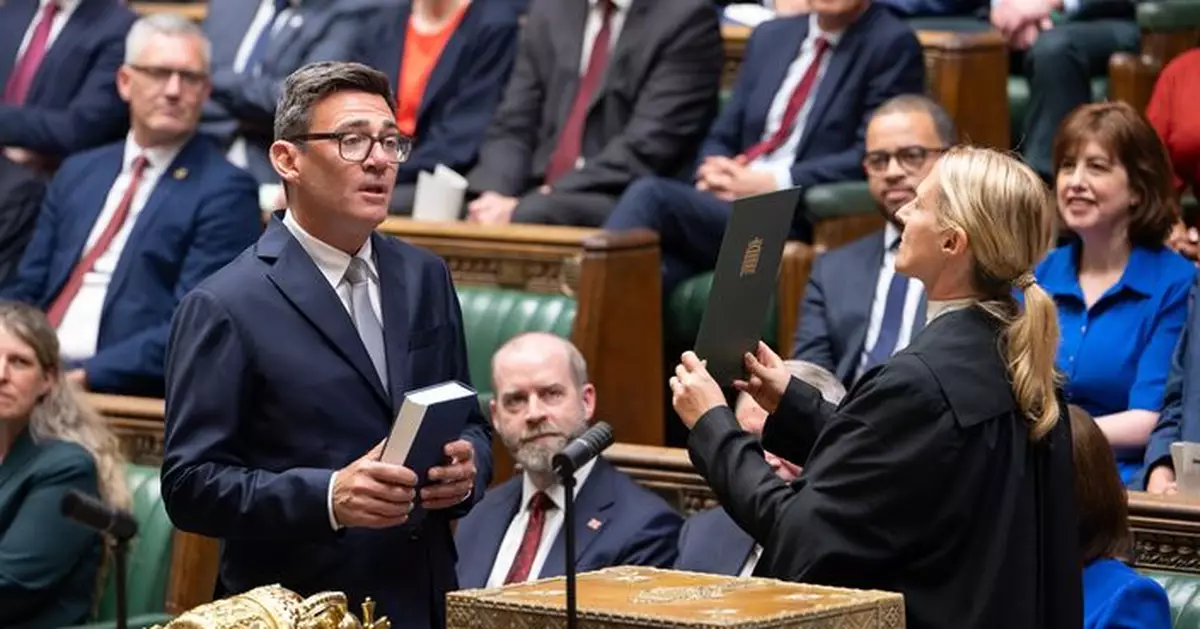 貝安德宣誓就任英國下議院議員　獲施卓添表態支持角逐英揆