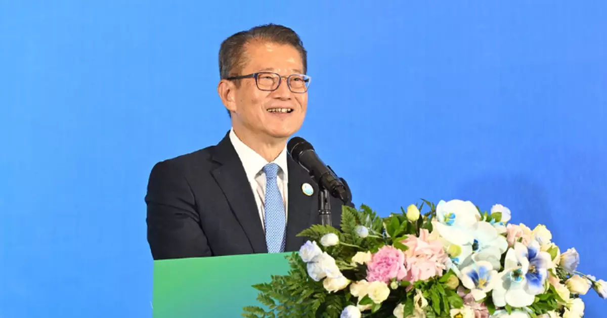 陳茂波大連出席夏季達沃斯論壇 推動遼港經濟合作交流