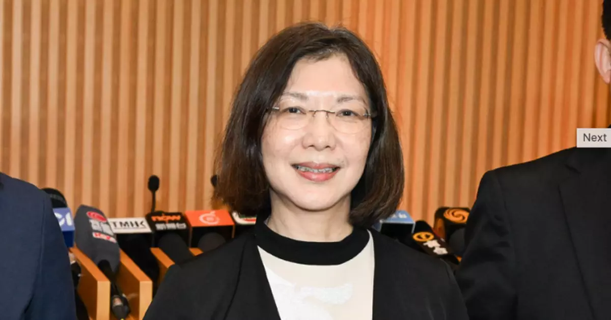 謝小華：每年施政報告將對五年規劃進程作「小檢討」