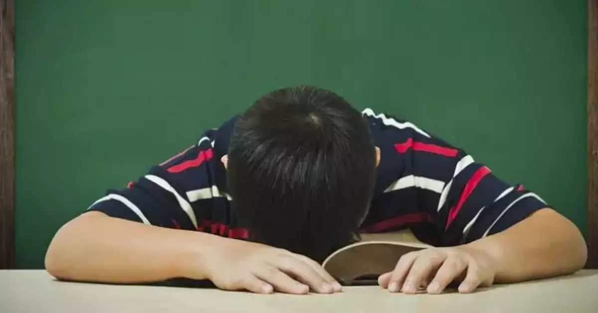 調查：本港學生日均學習9.5小時 惟睡眠僅7.6小時低於美國標準