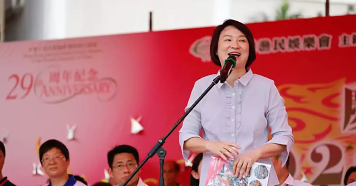 李慧琼出席東區龍舟賽 稱非遺文化承載團結拼搏精神