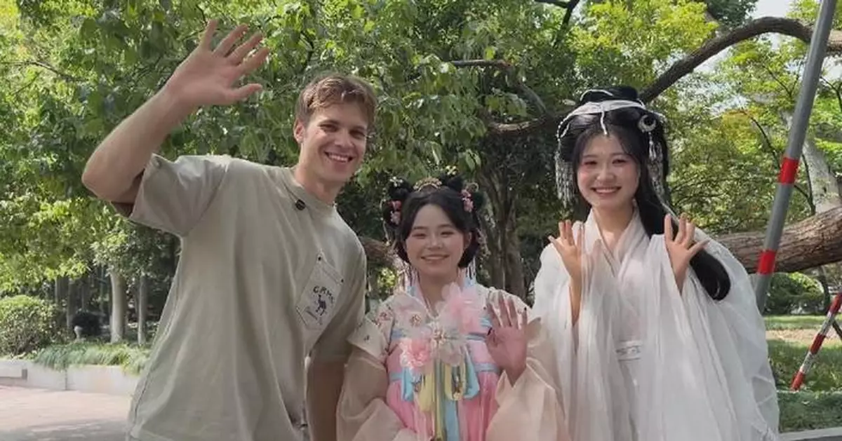 俄羅斯青年丹尼爾體驗端午節習俗