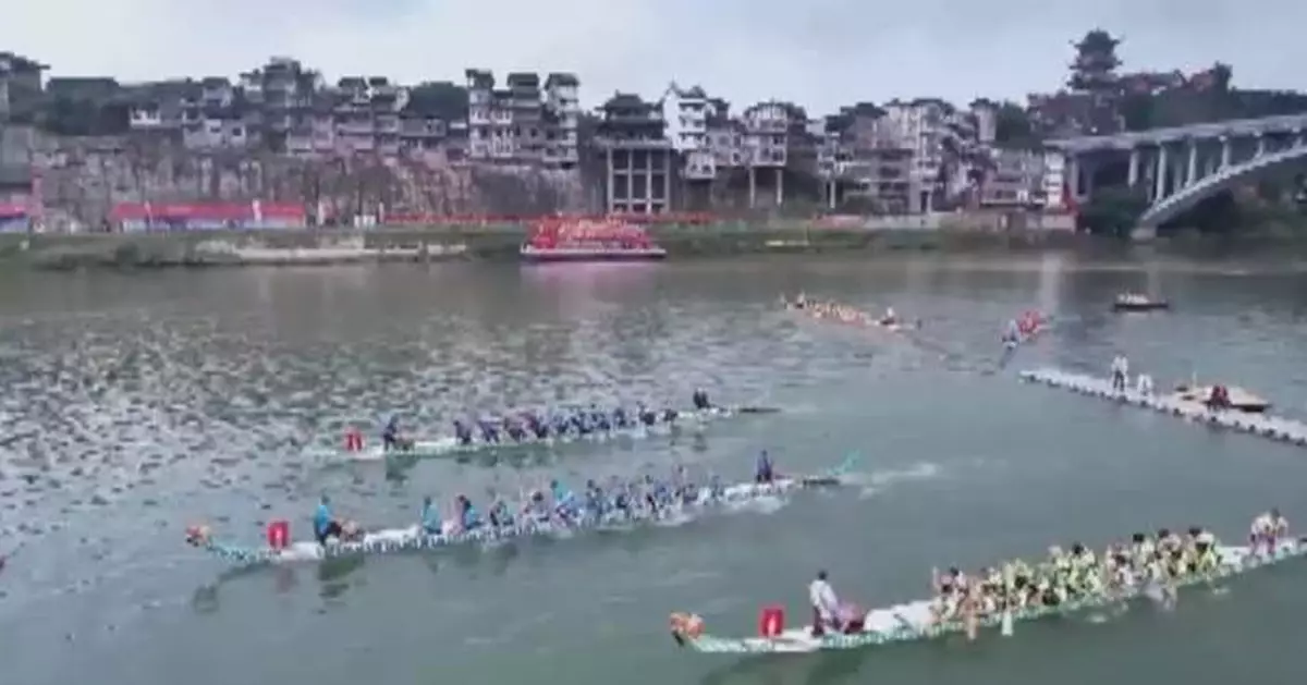重慶安居古城慶端午 龍舟競渡結合現代表演吸客