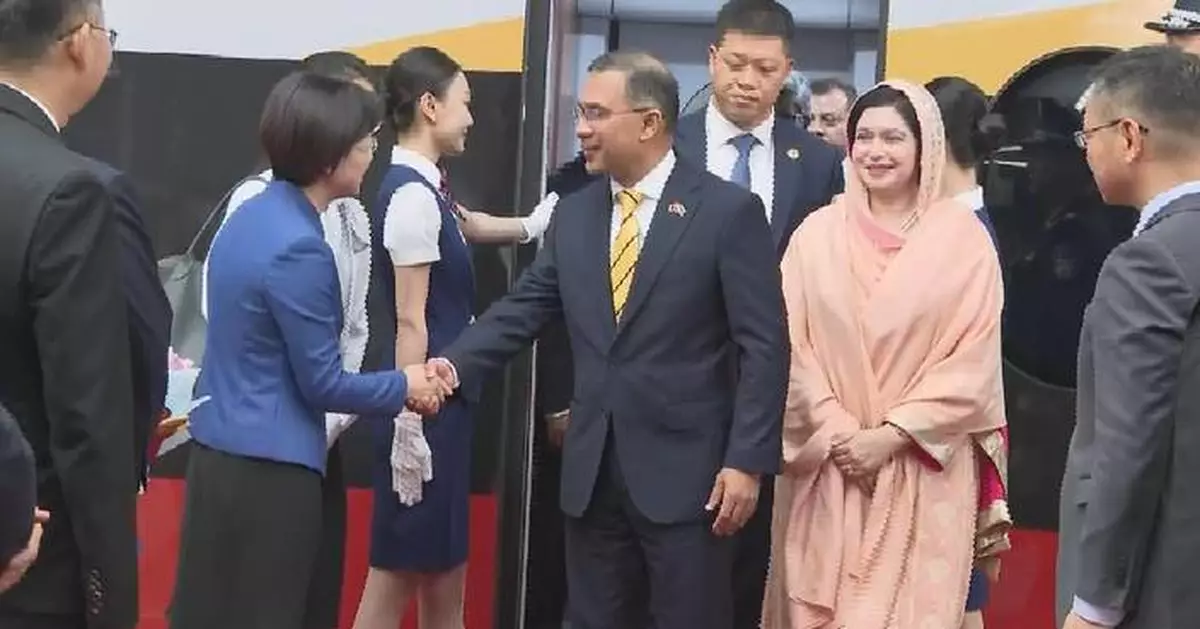 孟加拉國總理塔里克抵達北京