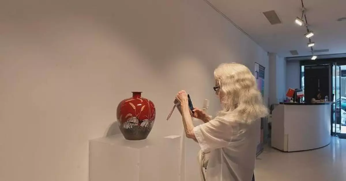 中國瓷器歐洲三國巡展開幕 展現當代陶瓷傑作