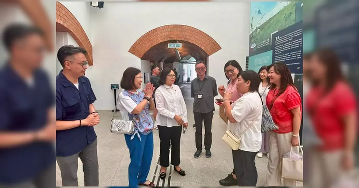 麥美娟謝小華參觀抗戰及海防博物館 慶祝中國共產黨成立105周年