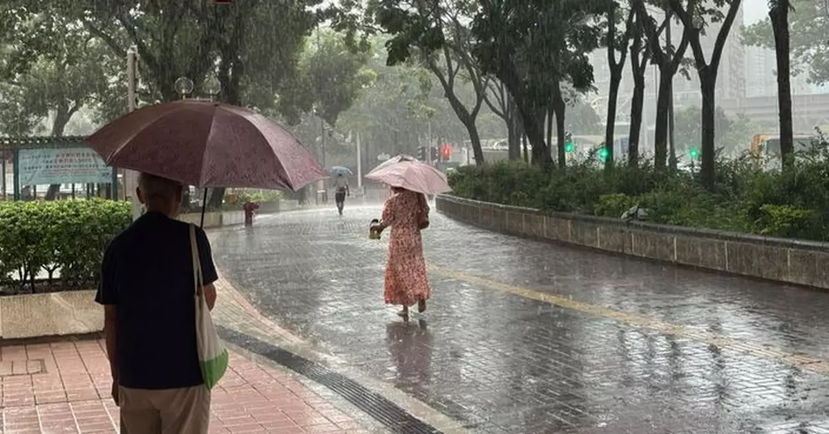 天氣 |  天文台：是否再改發紅色暴雨警告信號 要視乎該雷雨區發展