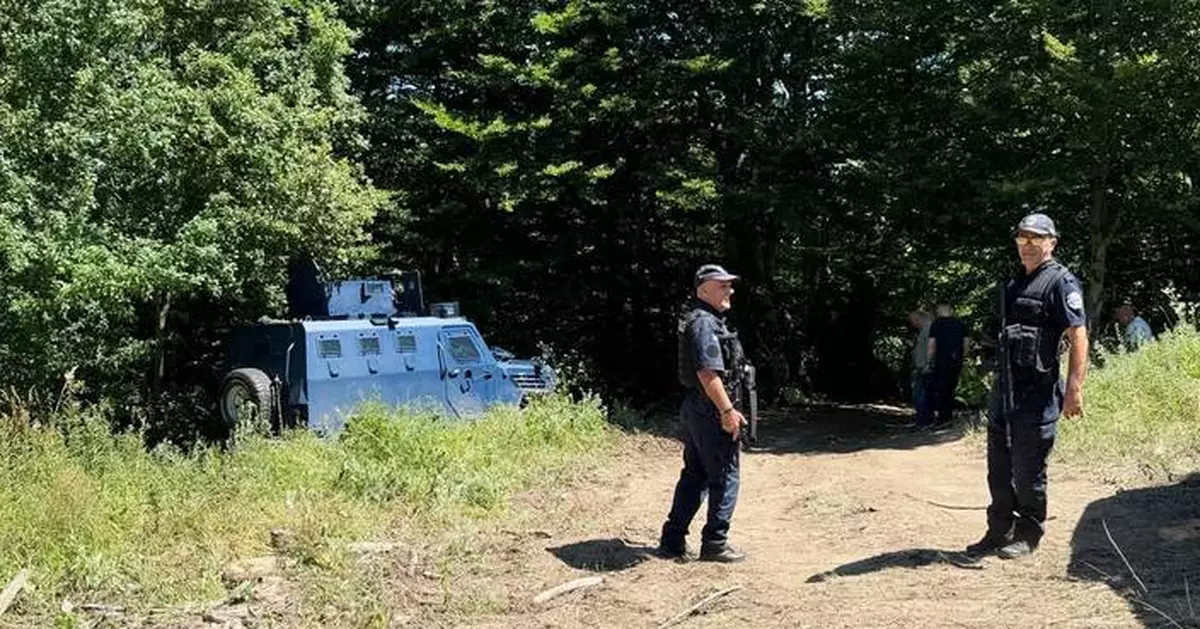 科索沃戰爭當局挖掘亂葬崗 尋失蹤者遺骸
