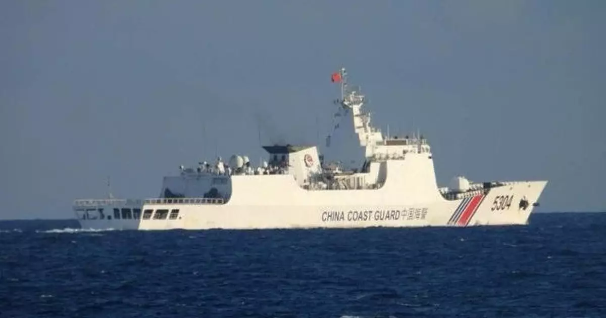 中國海警船貼呂宋島連日巡航　菲軍喊話遭無視束手無策　專家：實質捍衛九段線