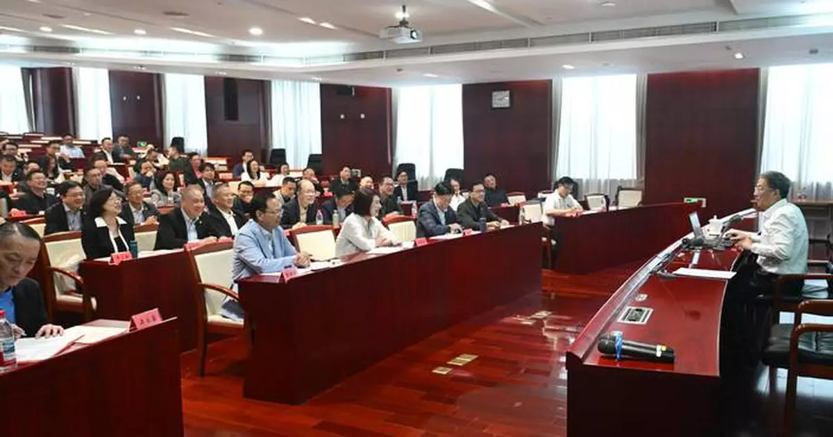 立法會議員完成赴京考察 陳振英稱百聞不如一見 周浩鼎指了解國家超前部署