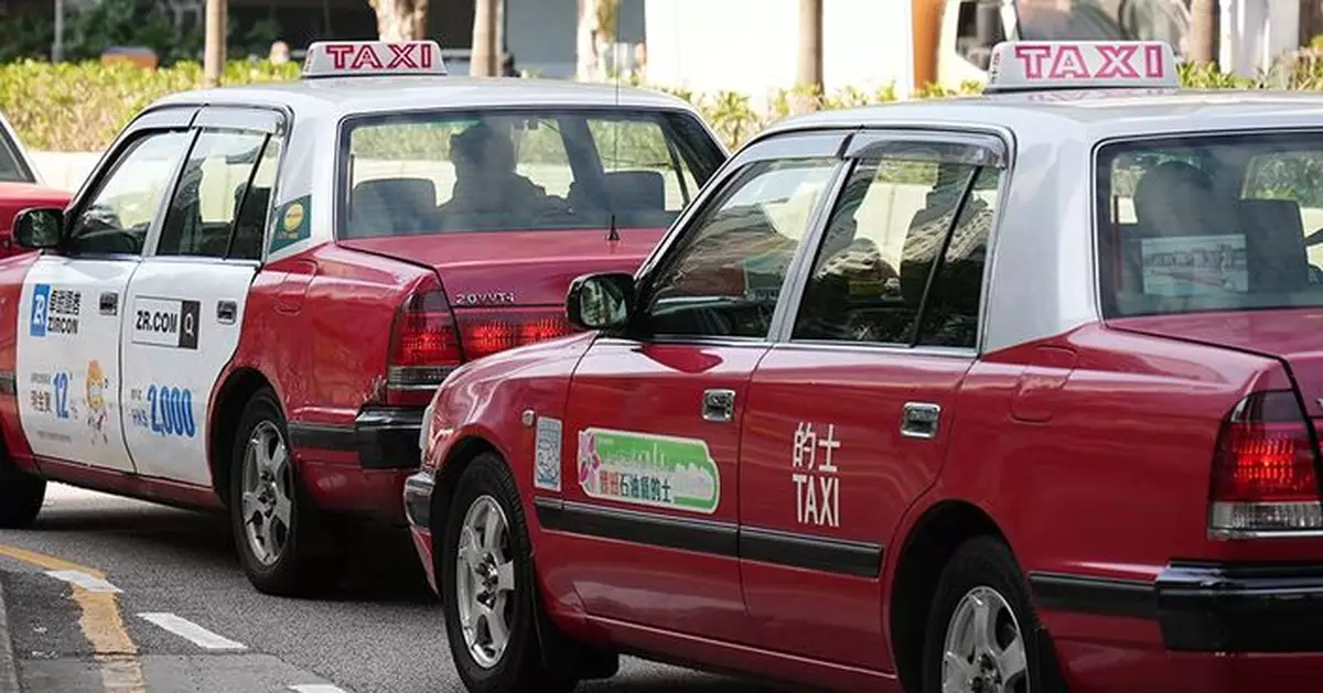 的士司機不落旗兼多收100元車資 遇放蛇警斷正 官斥損香港形象判罰8000元