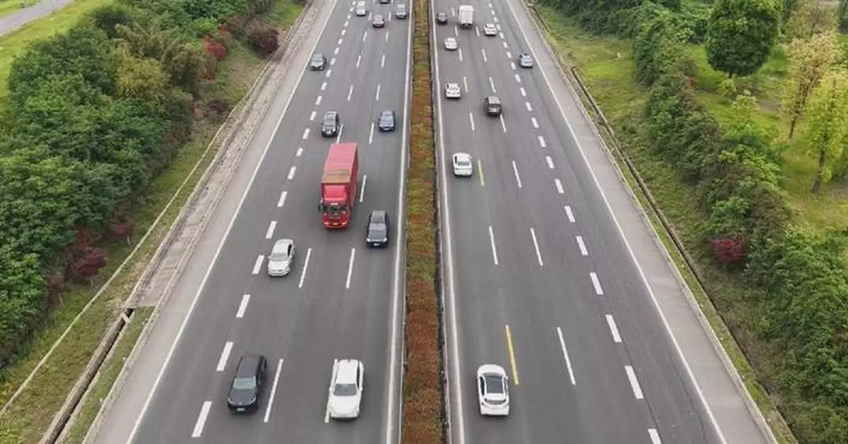 中國公路貨運業擴張 加速綠色轉型