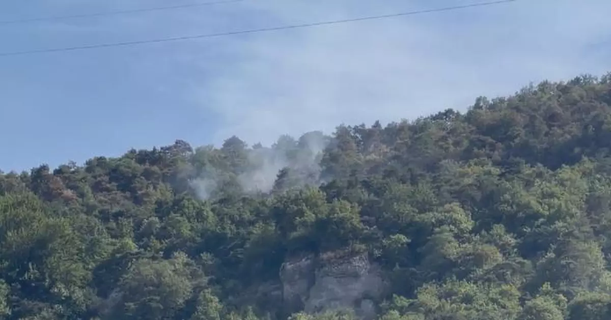 法國南部山火持續 居民感謝消防員努力